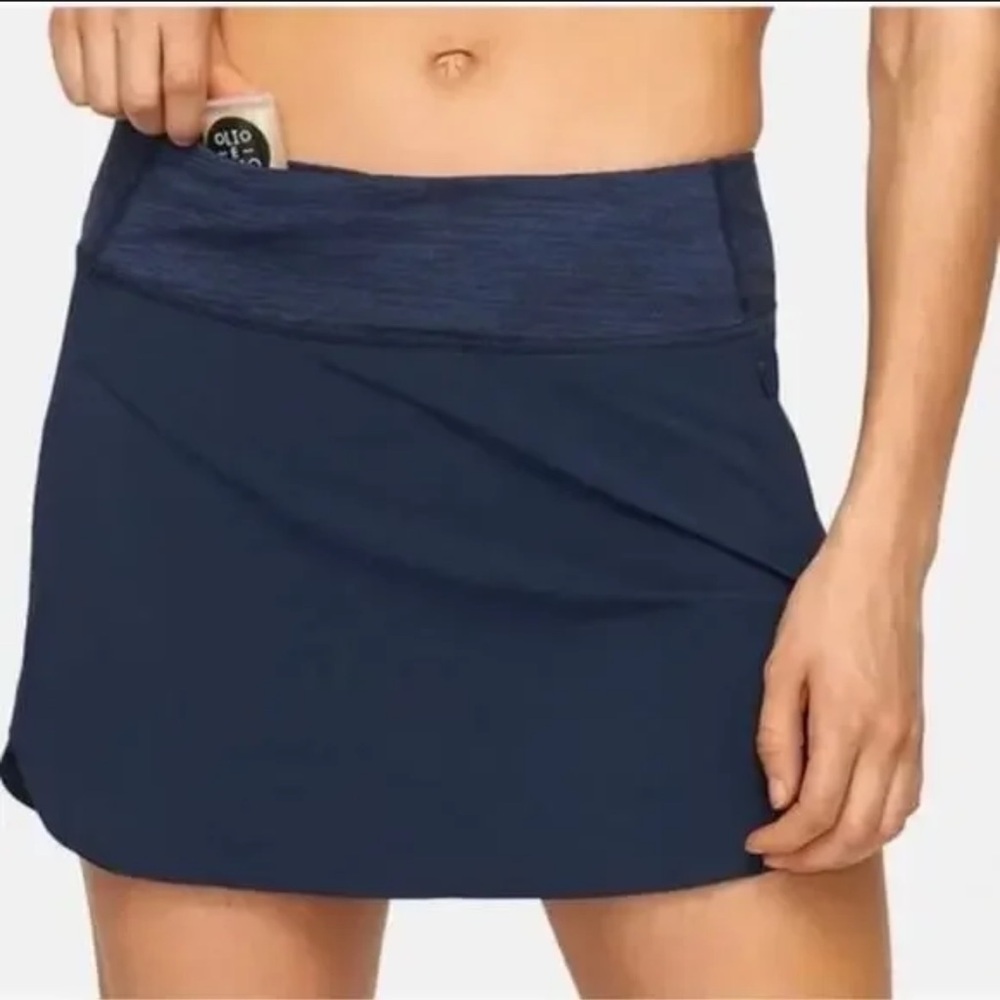 Outdoor Voices Hudson 4” Skort in Navy